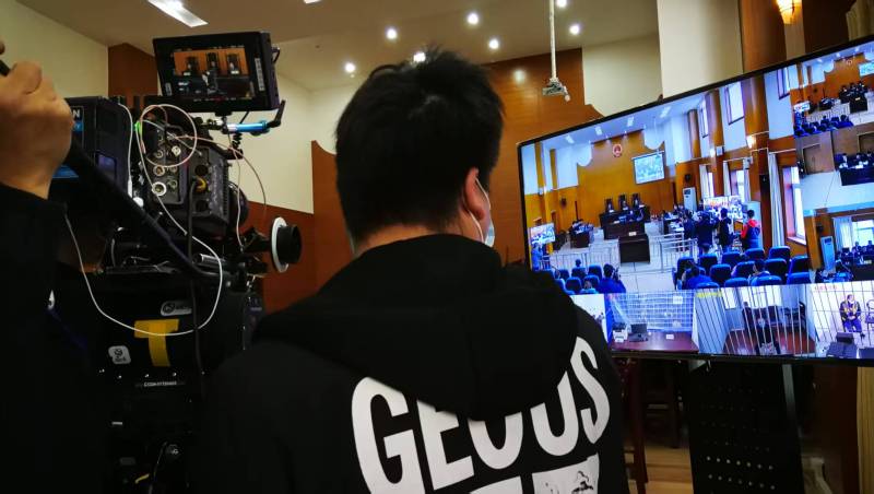 AI生成VS人工创意——临沂广告片拍摄公司的技术浪漫主义实践